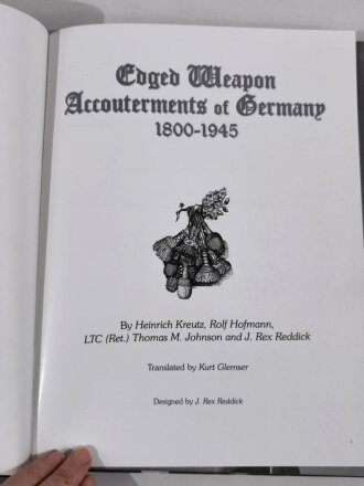 "Edged Weapon accounterrments of Germany 1800-1945" Längs vergriffenes Fachbuch mit 154 Seiten, leicht gebraucht