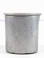 Kaiserreich, Trinkbecher aus Aluminium datiert 1913. Getragenes Stück