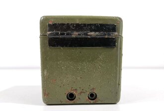Batteriekasten ( Behälter für Stromquelle) unter anderem zum Entfernungsmesser 36. Überlackiertes, ungereinigtes Stück