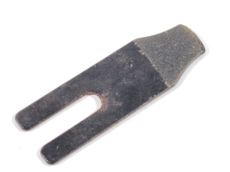 Schlüssel für Berichtigungssperre  zum Entfernungsmesser 36 der Wehrmacht, zum Teil überlackiertes Stück
