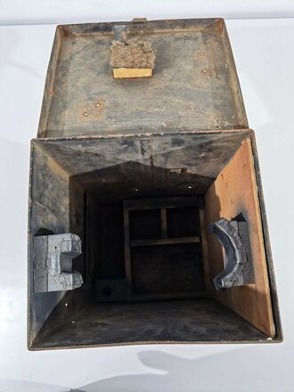 Scherenfernrohr Transportbehälter für Fahrzeuge der Wehrmacht. Originallack, die Inneneinteilung selbstgebastelt