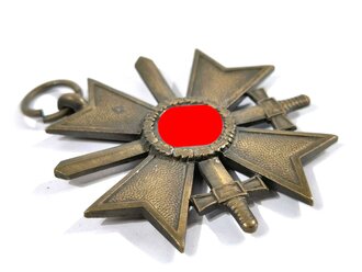 Kriegsverdienstkreuz 2. Klasse 1939 mit Schwerter/ Hersteller 65 im Bandring für "Klein & Quenzer, Idar Oberstein" Bandring leicht geöffnet