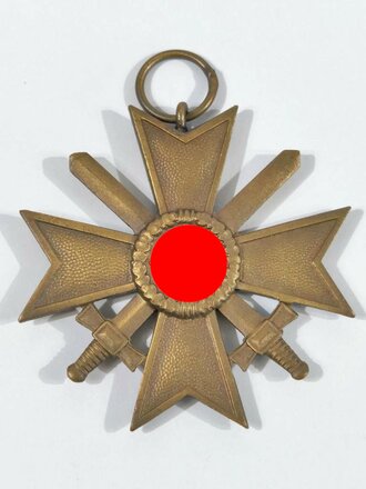 Kriegsverdienstkreuz 2. Klasse 1939 mit Schwerter/ Hersteller 72 im Bandring für " Franz Lipp, Pforzheim" mit Verleihungstüte gestempelt" Tüte unten etwas aufgerissen