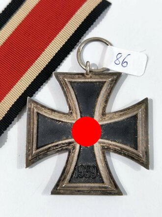 Eisernes Kreuz 2. Klasse 1939 mit Hersteller 98 im Bandring für " Rudolf Souval, Wien "  Hakenkreuz volle Schwärzung