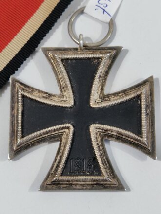 Eisernes Kreuz 2. Klasse 1939 mit Hersteller 98 im Bandring für " Rudolf Souval, Wien "  Hakenkreuz volle Schwärzung