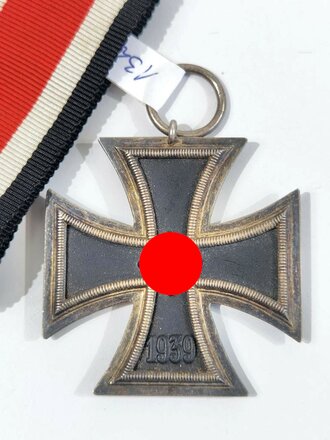 Eisernes Kreuz 2. Klasse 1939 mit Hersteller 132 im Bandring für " Franz Reischhauer, Oberstein " selten / Hakenkreuz mit voller Schwärzung