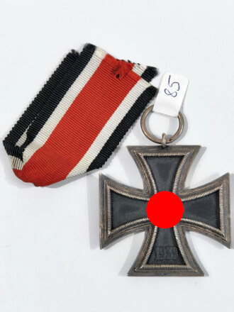 Eisernes Kreuz 2. Klasse 1939 mit Hersteller 98 im Bandring für " Rudolf Souval, Wien "  / Hakenkreuz minimal Berieben