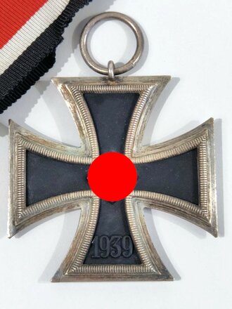 Eisernes Kreuz 2. Klasse 1939 mit Hersteller 65 im Bandring für " Klein & Quenzer, Idar Oberstein " / Hakenkreuz mit voller Schwärzung