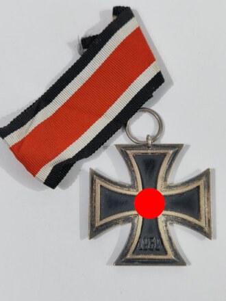 Eisernes Kreuz 2. Klasse 1939 mit Hersteller 76 im Bandring für " Ernst L. Müller, Pforzheim " selten / Hakenkreuz minimal Berieben