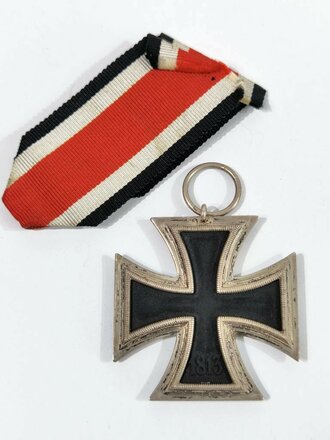 Eisernes Kreuz 2. Klasse 1939 mit Hersteller 25 im Bandring für " Arbeitsgemeinschaft der Gravuer, Gold und Silberschmiedeinnungen, Hanau a. Main " / Hakenkreuz mit voller Schwärzung