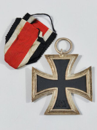 Eisernes Kreuz 2. Klasse 1939 mit Hersteller 93 im Bandring für " Richard Simm & Söhne, Gablonz " / Hakenkreuz mit voller Schwärzung