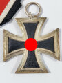 Eisernes Kreuz 2. Klasse 1939 mit Hersteller 93 im Bandring für " Richard Simm & Söhne, Gablonz " / Hakenkreuz mit voller Schwärzung