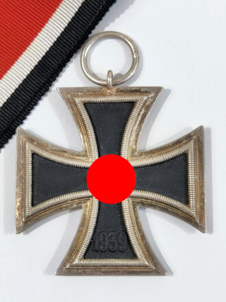 Eisernes Kreuz 2. Klasse 1939 mit Hersteller 52 im Bandring für " Gottlieb & Wagner, Idar Oberstein " extrem selten in diesem Zustand zu finden / Hakenkreuz mit voller Schwärzung