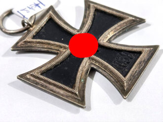 Eisernes Kreuz 2. Klasse 1939 mit Hersteller 137 im Bandring für " J.H. Werner, Berlin " sehr selten / Hakenkreuz minimal Berieben