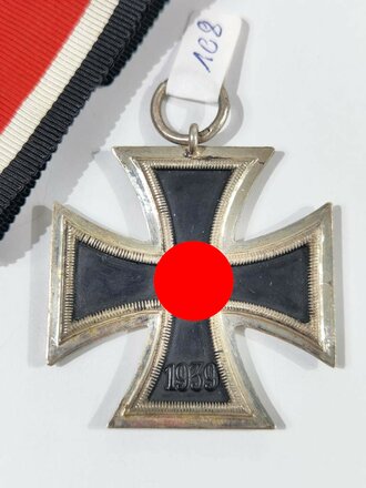 Eisernes Kreuz 2. Klasse 1939 mit Hersteller 106 im...