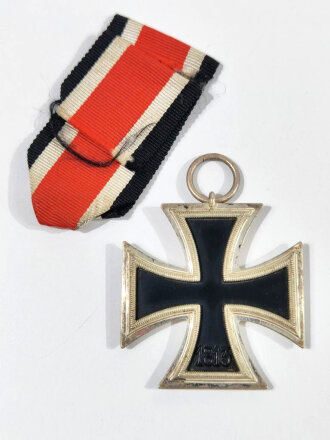 Eisernes Kreuz 2. Klasse 1939 mit Hersteller 113 im Bandring für " Hermann Aurich, Dresden " Zarge im frostigen Zustand / Hakenkreuz mit voller Schwärzung