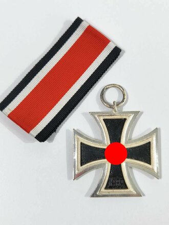 Eisernes Kreuz 2. Klasse 1939 mit Hersteller 100 im Bandring für " Rudolf Wächtler & Lange, Mittweida "Zarge im frostigen Zustand / Hakenkreuz mit voller Schwärzung