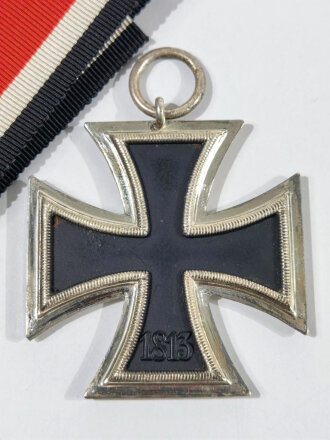 Eisernes Kreuz 2. Klasse 1939 mit Hersteller 106 im Bandring für " Brüder Schneider, Wien (BSW) "sehr guter Zustand,  Hakenkreuz mit voller Schwärzung