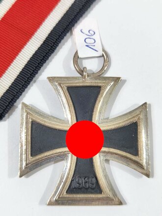 Eisernes Kreuz 2. Klasse 1939 mit Hersteller 106 im Bandring für " Brüder Schneider A.G., Wien (BSW) " seltene Variante / Hakenkreuz mit voller Schwärzung