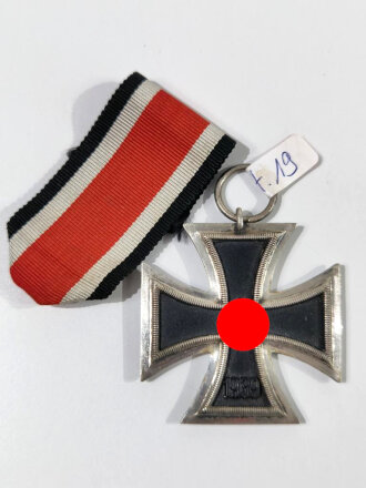 Eisernes Kreuz 2. Klasse 1939 mit Hersteller 19 im...