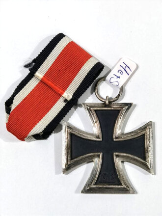 Eisernes Kreuz 2. Klasse 1939 mit Hersteller 19 im Bandring für " E.Ferdinand Weidmann, Frankfurt, am Main (ÜÜ) " sehr seltene Variante im guten Zustand / Hakenkreuz minimal Berieben