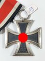 Eisernes Kreuz 2. Klasse 1939 mit Hersteller 19 im Bandring für " E.Ferdinand Weidmann, Frankfurt, am Main (ÜÜ) " sehr seltene Variante im guten Zustand / Hakenkreuz minimal Berieben