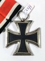 Eisernes Kreuz 2. Klasse 1939 mit Hersteller 19 im Bandring für " E.Ferdinand Weidmann, Frankfurt, am Main (ÜÜ) " sehr seltene Variante im guten Zustand / Hakenkreuz minimal Berieben