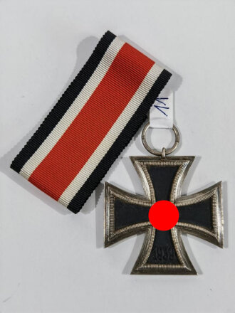 Eisernes Kreuz 2. Klasse 1939 mit Hersteller 11 im Bandring für " Grossmann & Co, Wien " seltene Variante / Hakenkreuz minimal Berieben