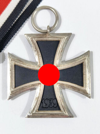 Eisernes Kreuz 2. Klasse 1939 mit Hersteller 23 im Bandring für " die Arbeitsgemeinschaft für Heeresbedarf in der Graveur & Ziselierinnung, Berlin " / Hakenkreuz mit voller Schwärzung