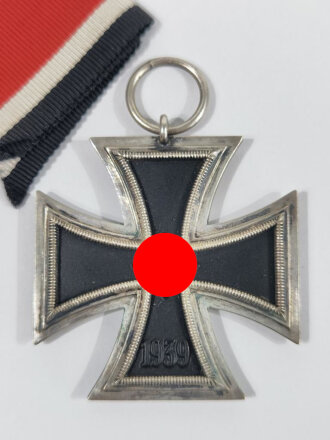 Eisernes Kreuz 2. Klasse 1939 ohne Hersteller / Hakenkreuz mit voller Schwärzung