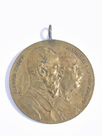 Tragbare Medaille Alfred Krupp " Industrieller, auf die Errichtung seines Denkmals in Essen, die Brustbilder von Alfred und Fr Krupp " / Bronze vergoldet / Durchmesser 42 mm