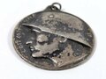 Tragbare Medaille " Gott mit uns, Die Tat ist des Deutschen Stolzes Wort 1918 " / Eisen / 45mm