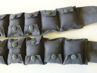 Fallschirmjäger Bandolier blau, seltene Ausführung mit eckigen Laschen.