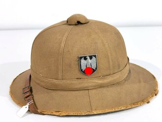 Deutsches Afrikakorps, Tropenhelm für Angehörige des Heeres. Kopfgrösse 57. Die Randumfassung hat sich aufgelöst, sonst guter Gesamtzustand