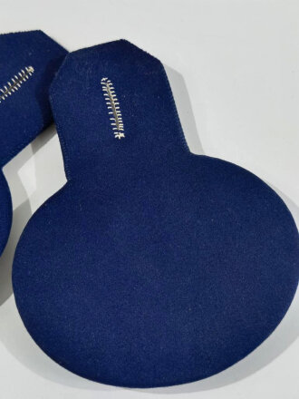 Württemberg, Paar Epauletten für einen Militärbeamten, ein kleiner Mottenschaden, sonst sehr gut erhalten. Im zugehörigen Karton