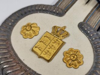 Württemberg, Paar Epauletten für einen Militärbeamten, ein kleiner Mottenschaden, sonst sehr gut erhalten. Im zugehörigen Karton