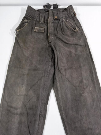 Hose für Mannschaften der Wehrmacht, vermutlich nach dem Krieg schwarz eingefärbt und weitergetragen