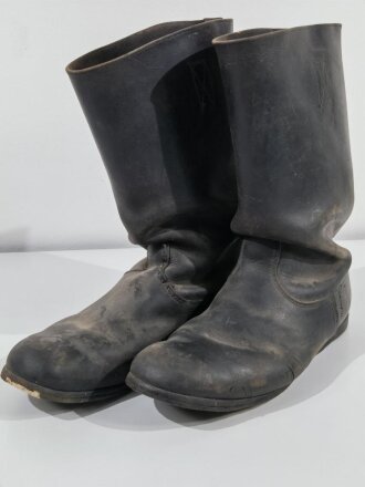 Paar Stiefel für Mannschaften der Wehrmacht. Teile der Sohlen fehlen, sonst guter Zustand, ungereinigtes Paar, Sohlenlänge 31cm