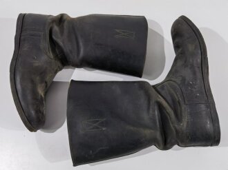 Paar Stiefel für Mannschaften der Wehrmacht. Teile der Sohlen fehlen, sonst guter Zustand, ungereinigtes Paar, Sohlenlänge 31cm