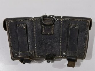 Patronentasche zum K98 Wehrmacht ( für 6 Ladestreifen). Schwarzes Leder mit Reichsbetriebsnummer und Datum 1943