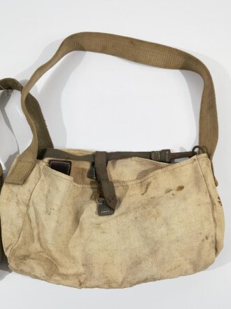 Munitionstrageeinrichtung für MG . Getragenes Stück in gutem Zustand