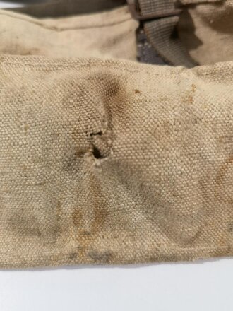 Munitionstrageeinrichtung für MG . Getragenes Stück in gutem Zustand