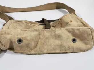 Munitionstrageeinrichtung für MG . Getragenes Stück in gutem Zustand