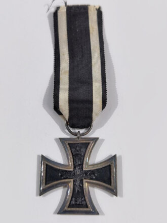 Eisernes Kreuz 2. Klasse 1914 mit Hersteller im Bandring, dieser unleserlich