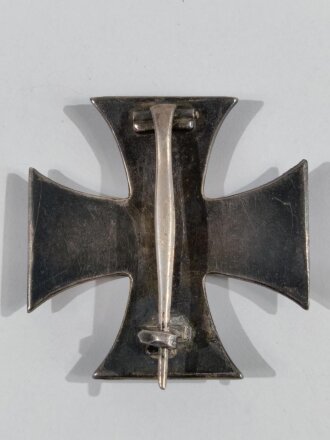 Eisernes Kreuz 1. Klasse 1914 ,  Silberstück 935, der gegenhaken alt wiederangelötet