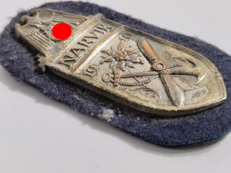 Ärmelschild Narvikschild Silber in Cupal auf Luftwaffenstoff.