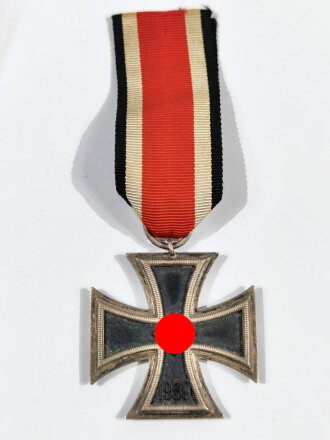 Eisernes Kreuz 2. Klasse 1939 mit Hersteller 65 im Bandring für " Klein & Quenzer, Oberstein ", Hakenkreuz  berieben