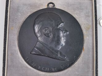 Präsident der Deutschen Reichsbank  Walther Funk, Plakette im Etui "Dem bewährten Mitarbeiter ". Eisen, 85mm, die Öse eigenmächtig angebracht.