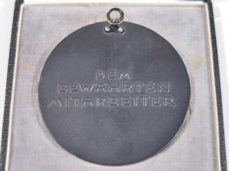 Präsident der Deutschen Reichsbank  Walther Funk, Plakette im Etui "Dem bewährten Mitarbeiter ". Eisen, 85mm, die Öse eigenmächtig angebracht.