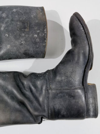 Paar Stiefel für Offiziere der Wehrmacht, ungereinigtes Paar, Sohlenlänge 29cm